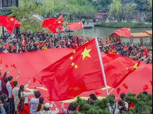 暖心关怀帮办证 上门服务受称赞